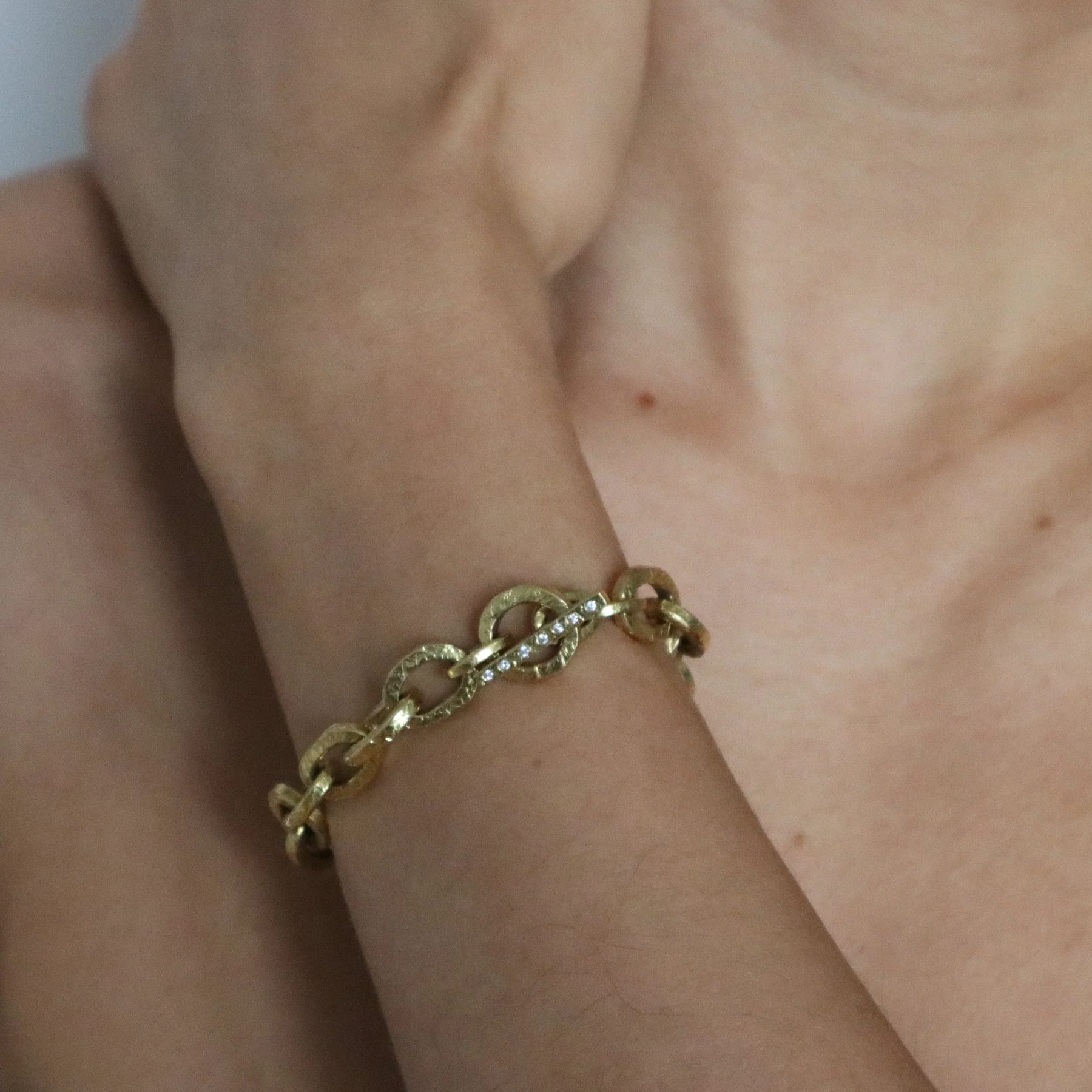 Medium Gold Diamond Links Bracelet with hammered texture in 18 karat yellow gold handcrafted by Nelly Creative Studios
